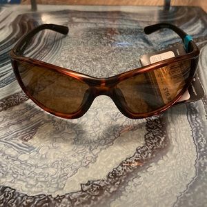 Foster Grant sunglasses with lenses made for driving NWT